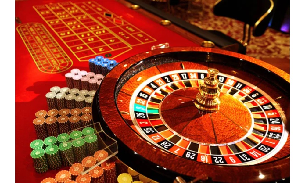 What manages decentralised asset transfers in crypto casino gaming?